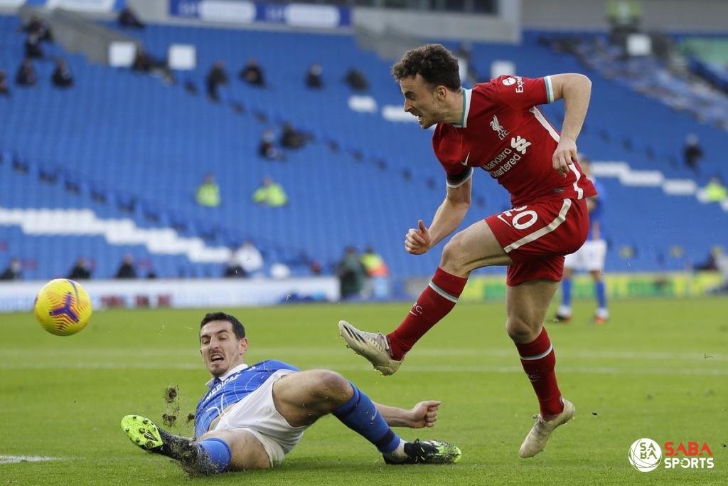 Jota tiếp tục ghi bàn cho Liverpool.