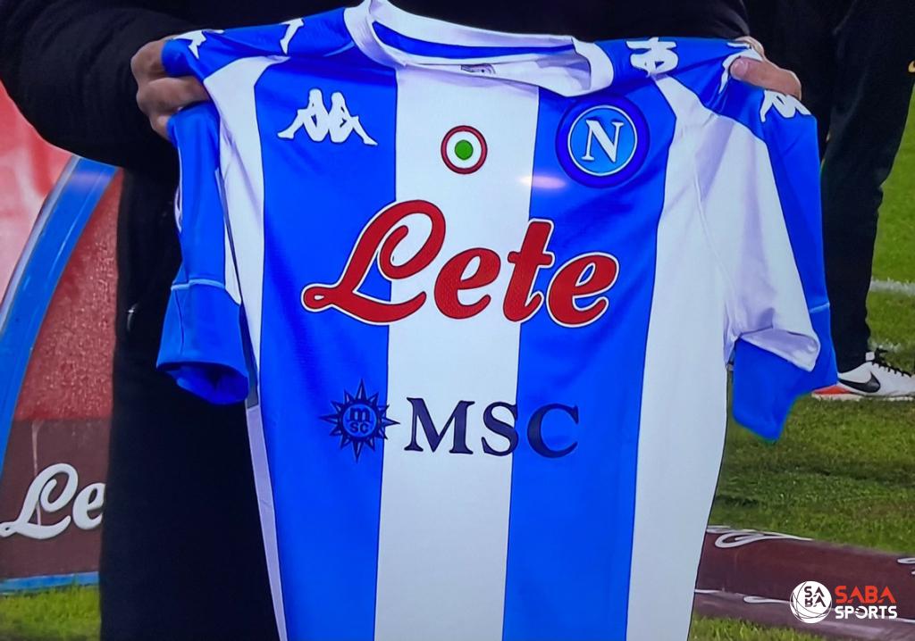 Những họa tiết đặc biệt nhằm tri ân Cậu bé vàng trên chiếc áo mới