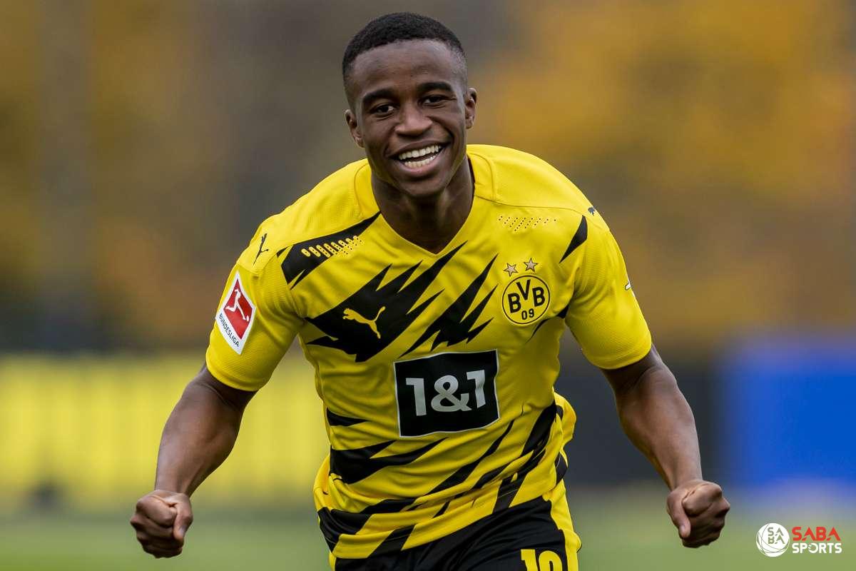 Moukoko đi vào lịch sử Bundesliga