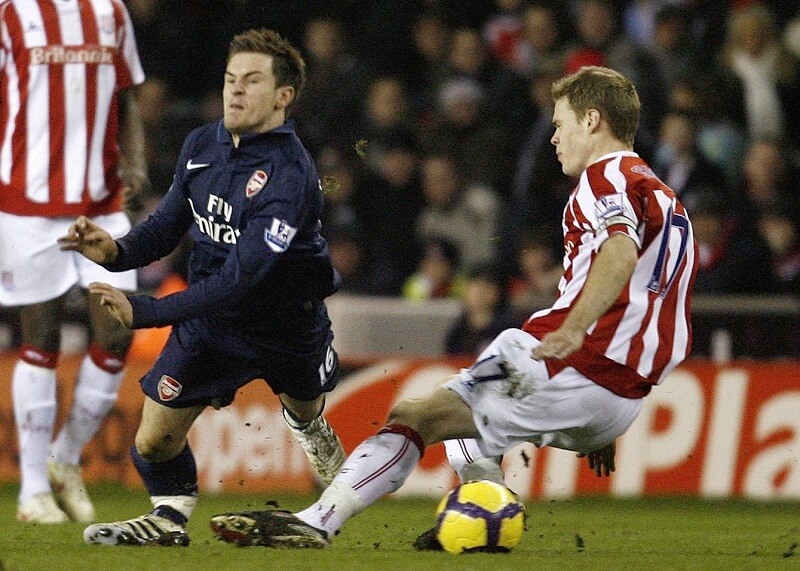 Thật khó để nhìn những hình ảnh như thế này mà không "nhíu" người một chút. (Ảnh: The Sun)