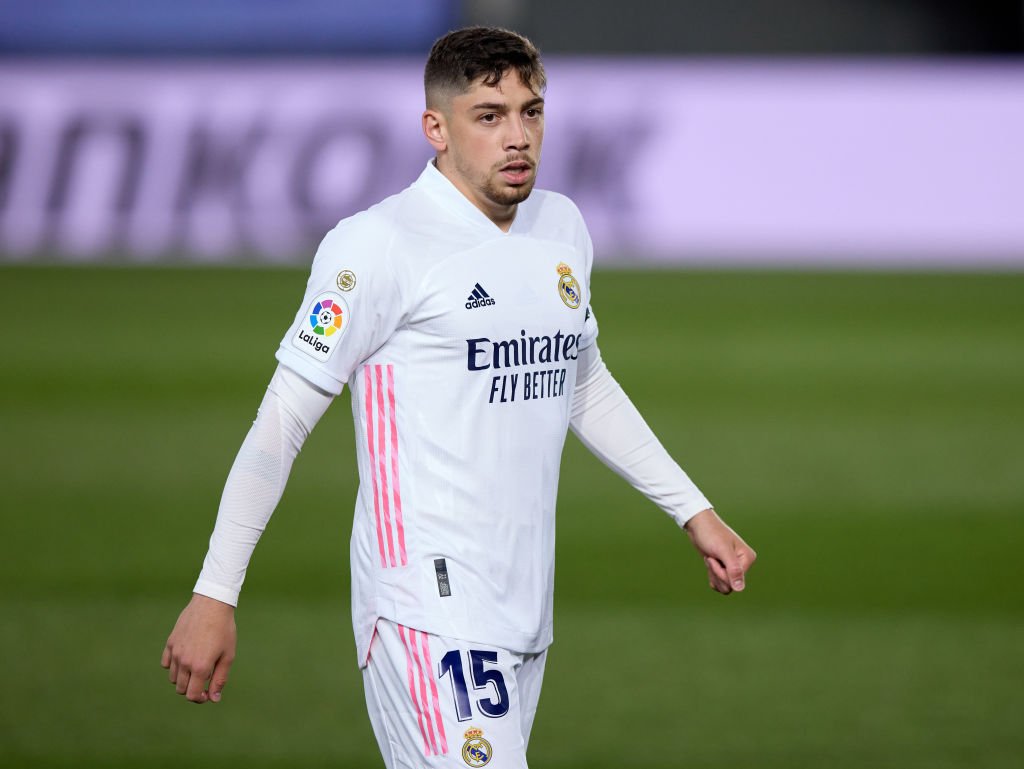 Valverde tiêm thuốc giảm đau để đến Anh thi đấu