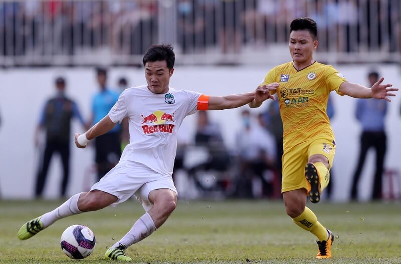 Xuân Trường trong tình huống làm tung lưới Hà Nội. (Ảnh: Zing)