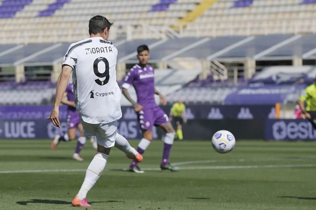 Morata tung cú sút ở góc hẹp đánh bại thủ thành Dragowski