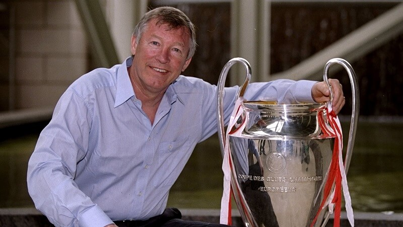 Sir Alex không muốn thấy MU tụt lại phía sau gã hàng xóm. (Ảnh: MTV)