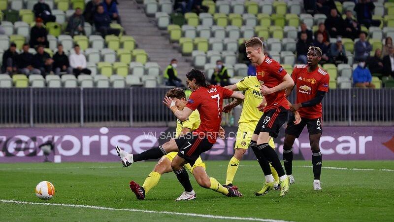 Cavani đem lại hy vọng cho đội nhà. (Ảnh: The Sun)