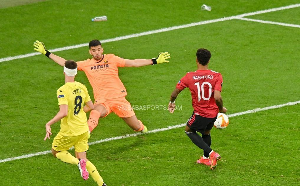 Rashford bỏ lỡ một cơ hội ngon ăn trong trận chung kết này