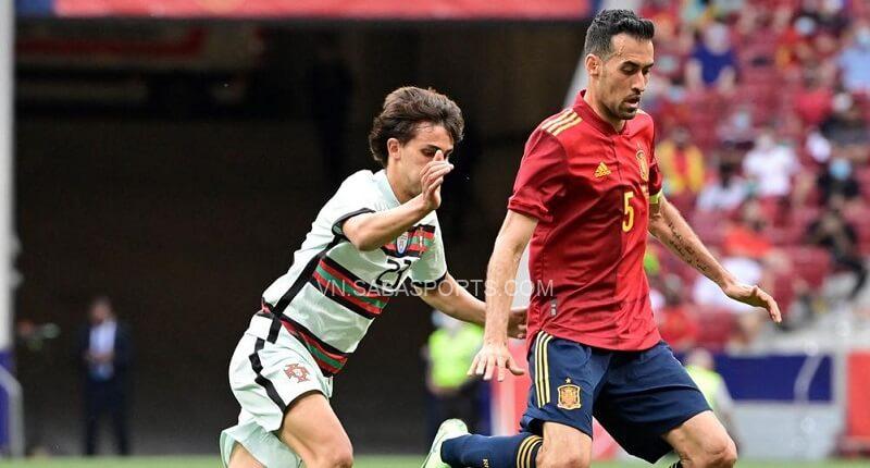 Busquets đã thi đấu với ĐT Bồ Đào Nha cách đây 2 ngày. (Ảnh: beIN SPORTS)