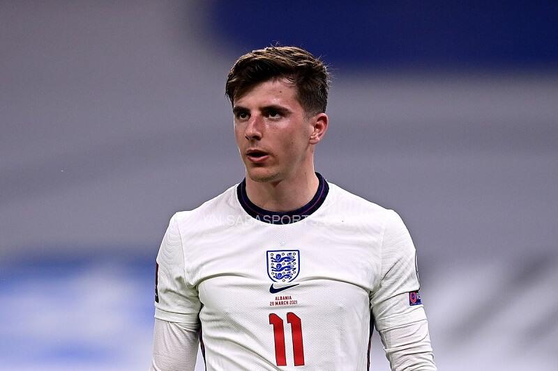 Mount phản ứng khi bị CĐV ĐT Anh la ó