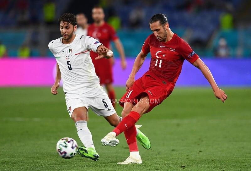 Thổ Nhĩ Kỳ (áo đỏ) cần chơi bóng thoải mái hơn. (Ảnh: Optus Sport)