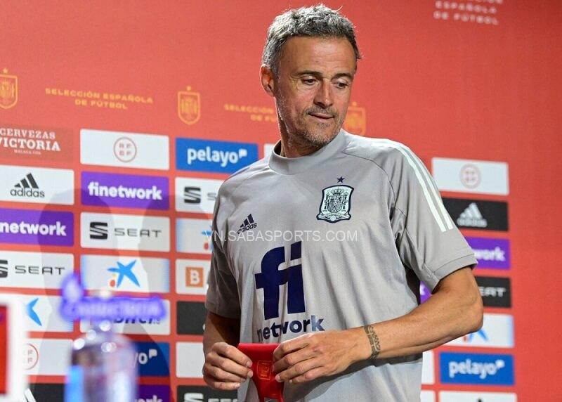 Enrique gặp nhiều khó khăn. (Ảnh: Twitter)