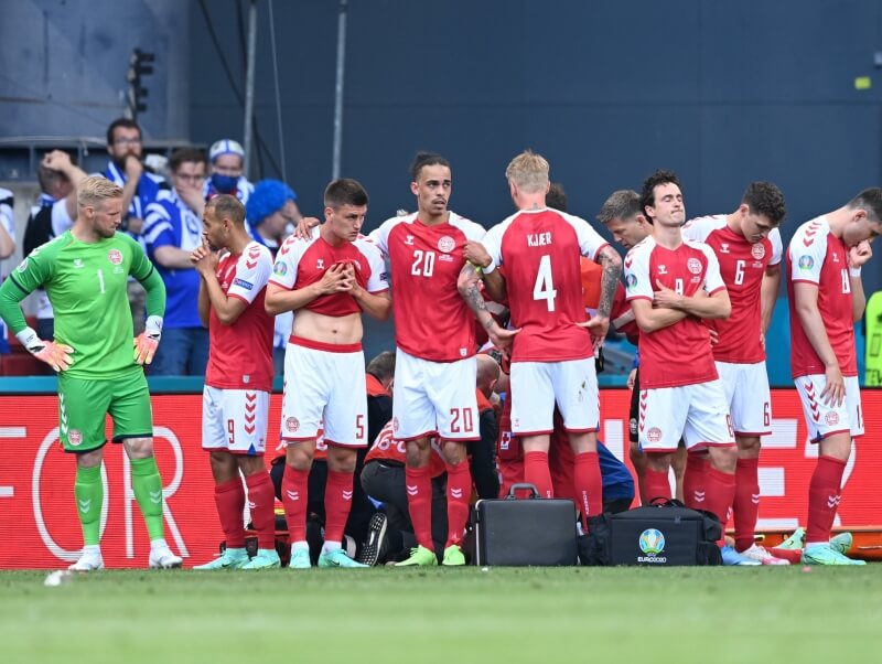 UEFA bị chỉ trích vì ép Đan Mạch đá tiếp