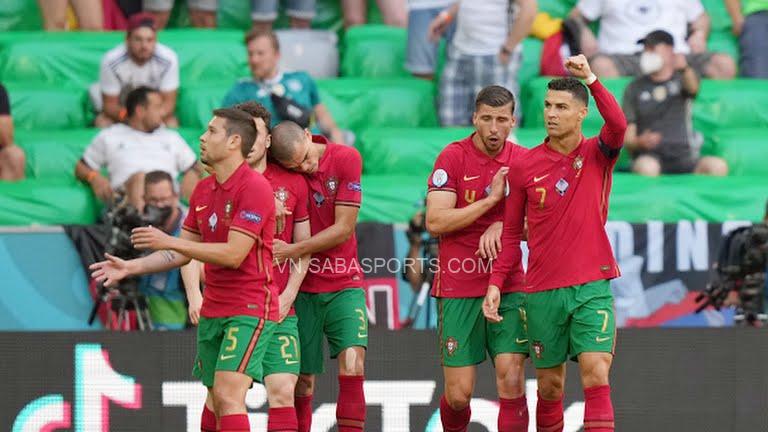 CR7 mở tỉ số trận đấu.