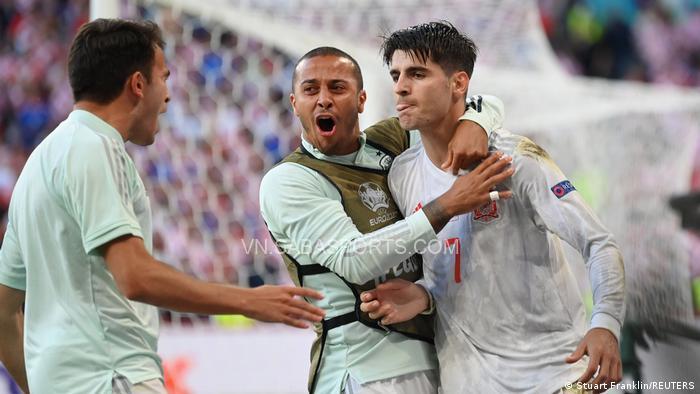 Morata và tuyển Tây Ban Nha lập kỷ lục ghi bàn tại Euro