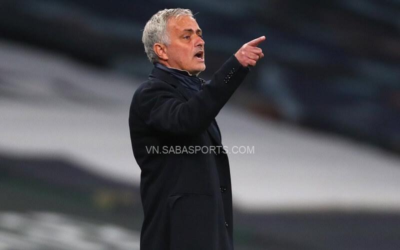 Vừa khen Shaw, Mourinho vừa tiết lộ chuyện khó ngờ tại ĐT Anh