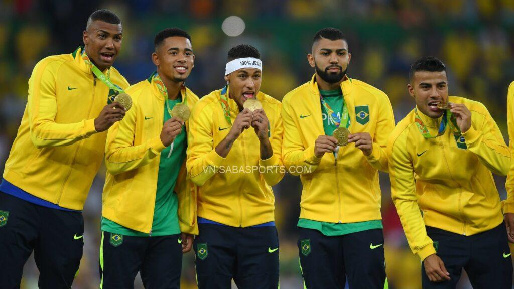 Neymar từng cùng đồng đội giành vinh quang tại kỳ vận hội tổ chức ở Rio năm 2016.