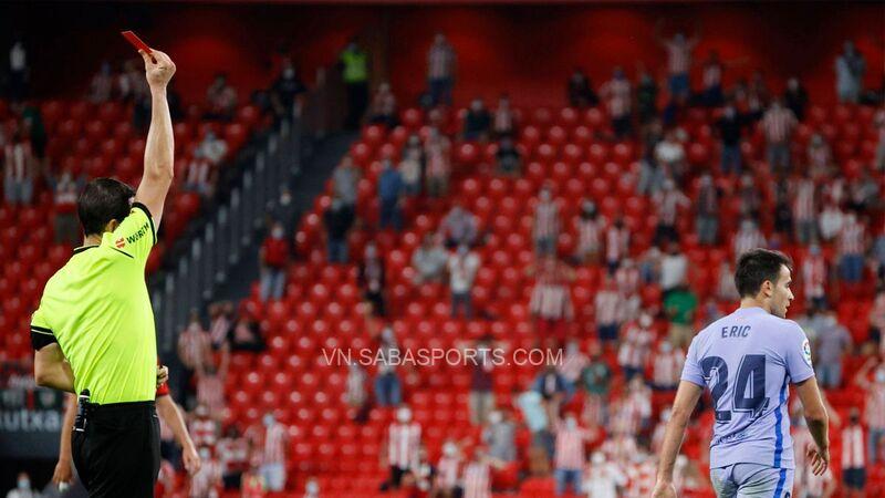 Eric Garcia đã phải nhận thẻ đỏ ở phút bù giờ