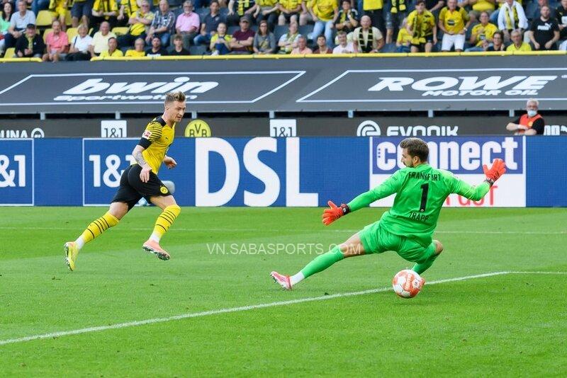 Đội trưởng Marco Reus mở tỷ số của trận đấu