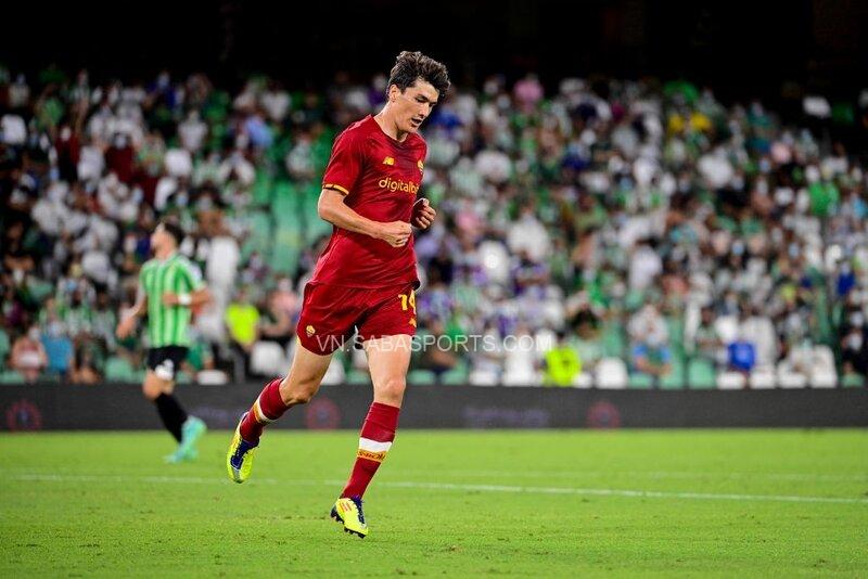 Eldor Shomurodov đã có bàn thắng đầu tiên trong màu áo đội bóng mới (Ảnh: Getty Images)