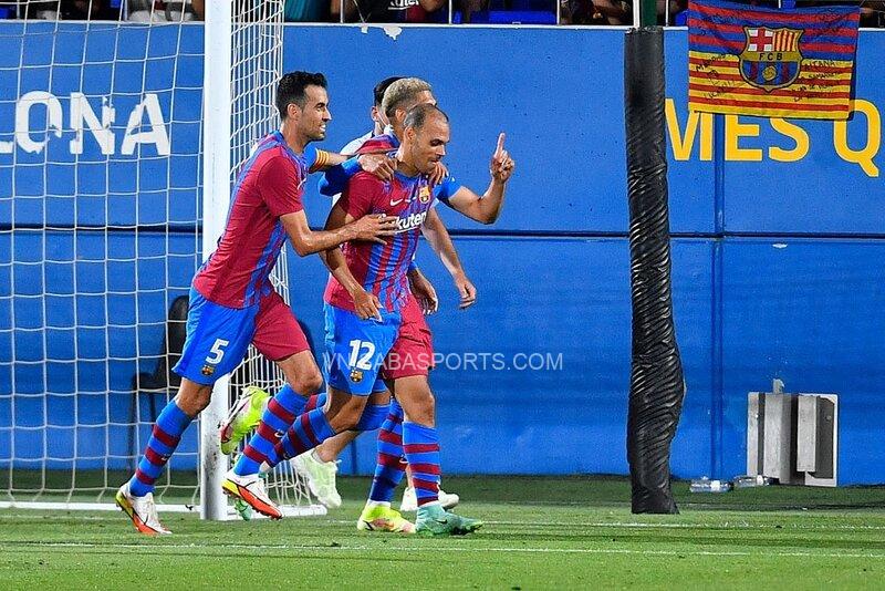 Braithwaite nhân đôi cách biệt cho Barcelona (Ảnh: Getty Images)