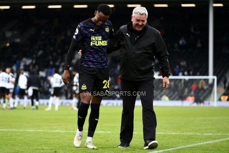 Willock đã trở thành cầu thủ không thể thiếu của HLV Steve Bruce (Ảnh: Getty Images)