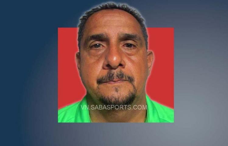 Trọng tài nổ súng vào cầu thủ và CĐV