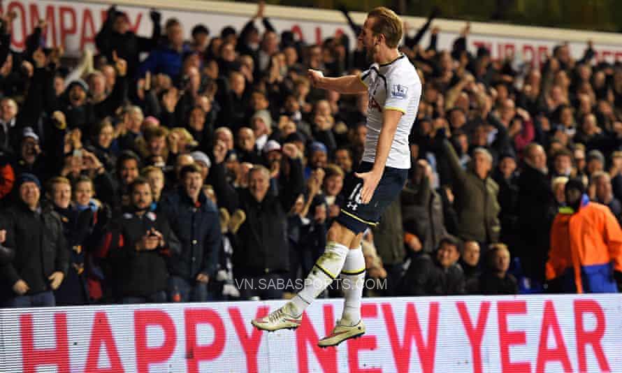 Harry Kane tỏa sáng giúp Tottenham có chiến thắng đầu tiên sau 5 năm trước Chelsea