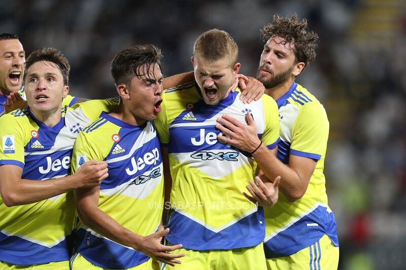 De Ligt đem về bàn thắng quyết định của trận đấu