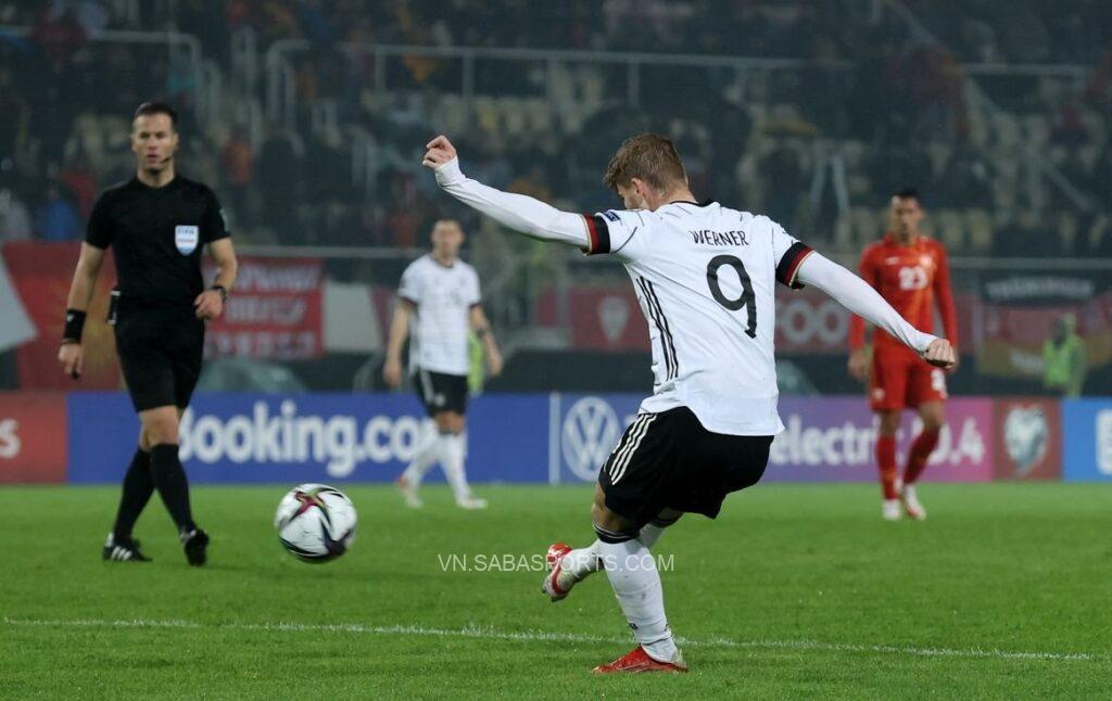 Werner tỏa sáng với cú đúp trong vòng 3 phút