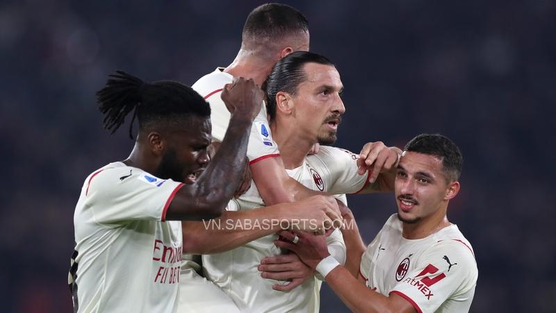 Đây là bàn thắng thứ 400 mà Ibra ghi được ở các giải đấu quốc nội