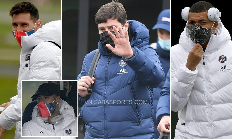 Pochettino và các học trò đặt chân tới nước Anh. (Ảnh: Daily Mail)