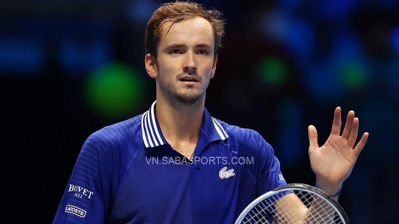 Medvedev chóng vánh vượt qua Ruud để ghi tên mình vào trận chung kết