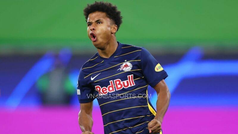 Adeyemi đang có mùa giải tỏa sáng nhất sự nghiệp