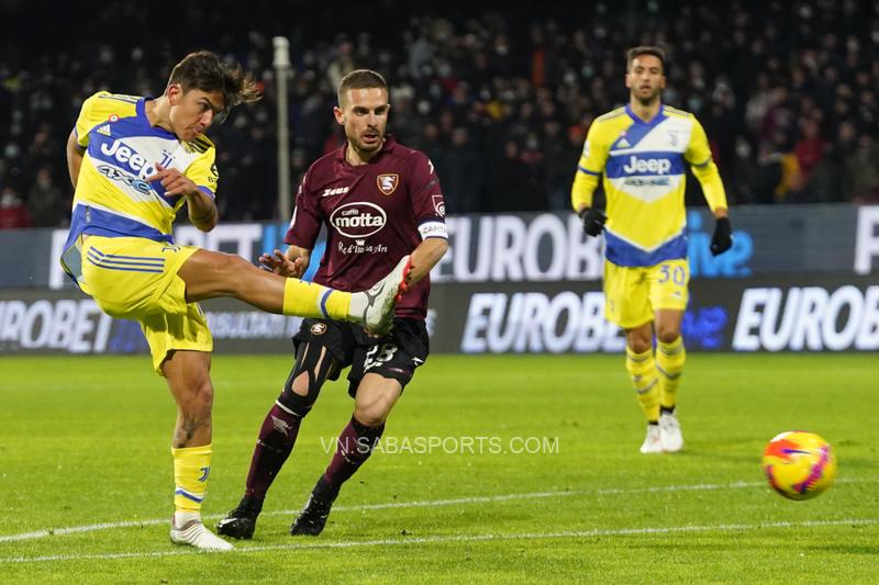 Kể từ mùa 2014/15, không cầu thủ nào ghi bàn ngoài vòng cấm nhiều hơn Dybala tại Serie A