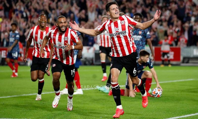 Brentford gây ấn tượng dù mới lên hạng.