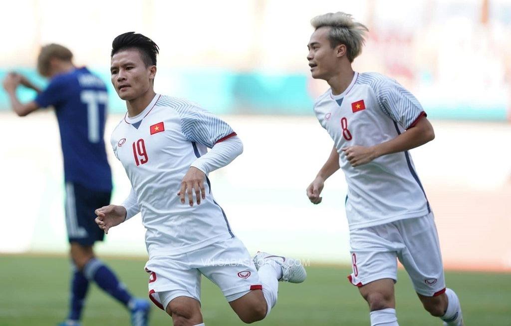 Văn Toàn đang thất thế hơn Quang Hải ở cuộc đua QBV 2021