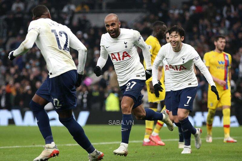 Moura chói sáng khi góp dấu giày trong tất cả bàn thắng của Tottenham