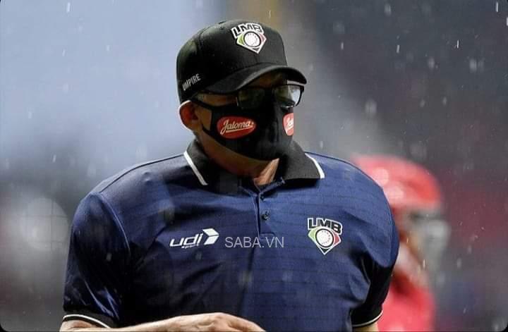 Trọng tài say rượu vẫn vào điều khiển trận đấu