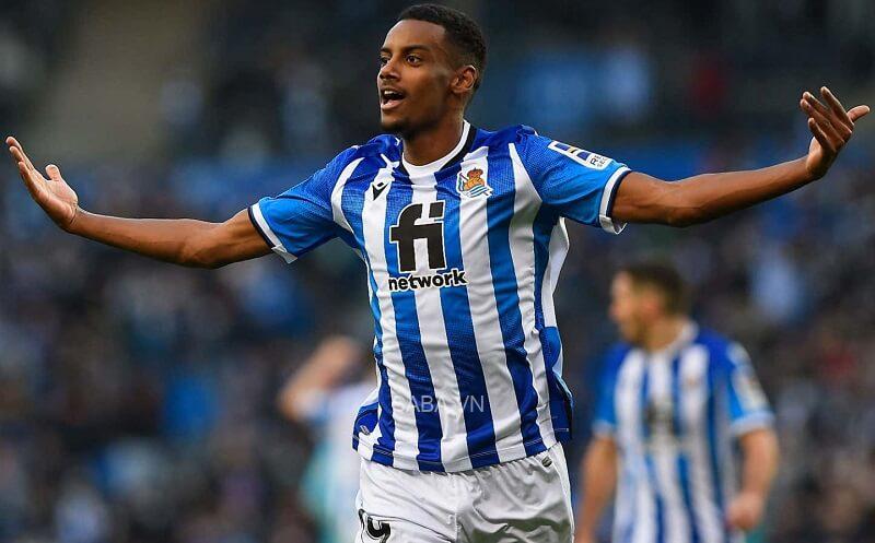 Isak là lựa chọn hợp lý dành cho Arsenal. (Ảnh: Twitter)