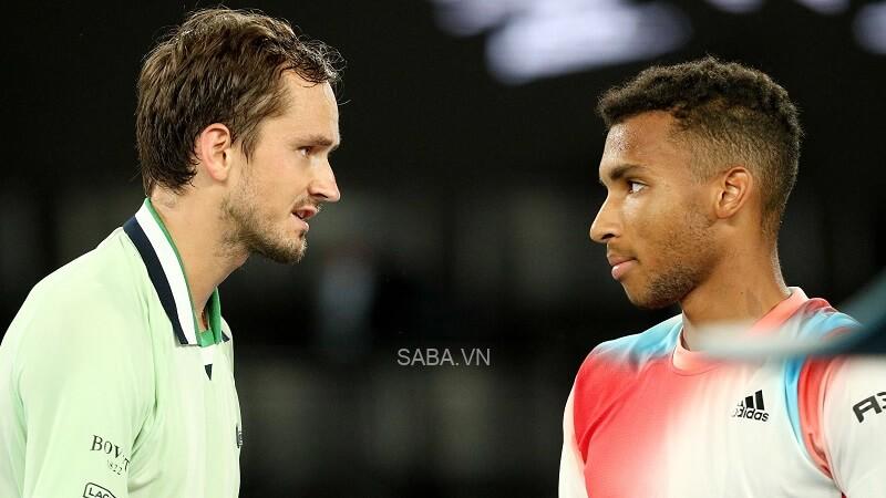 Medvedev và Auger-Aliassime cống hiến những pha bóng mãn nhãn. (Ảnh: CBC)