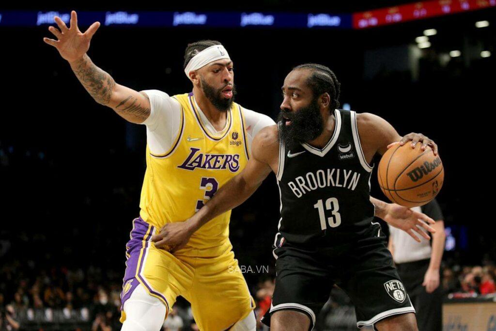 Harden ghi trung bình 23 điểm, 10 kiến tạo và 8 rebound cho Nets mùa này