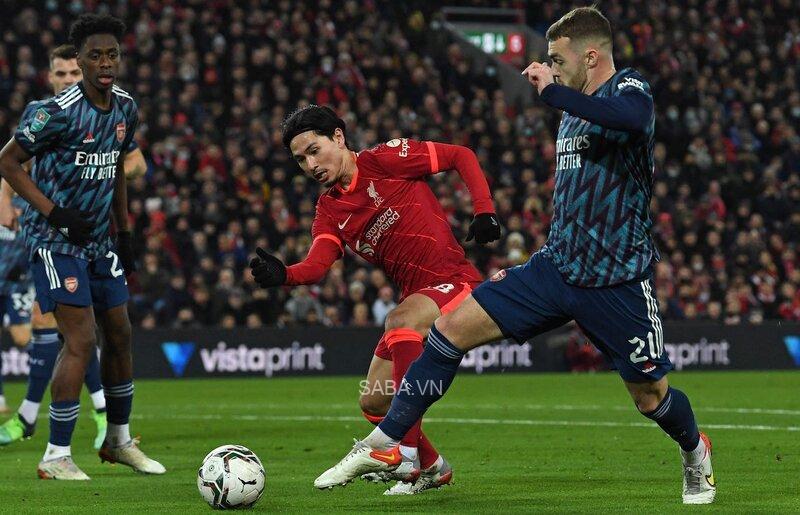 Lữ đoàn đỏ bất lực trong việc chọc thủng lưới 10 người của Arsenal