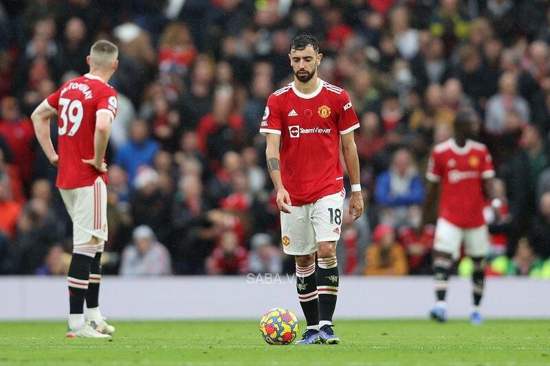 MU gặp vấn đề cả trong sân lẫn ngoài sân. (Ảnh: Twitter)