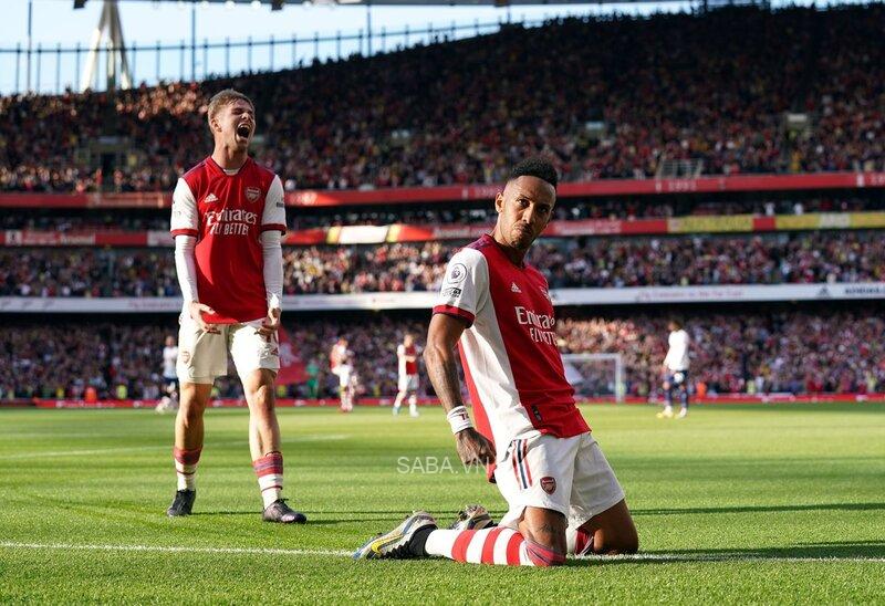 Arsenal mất cả 3 cầu thủ từng ghi bàn ở lượt đi là Smith-Rowe, Aubameyang và Saka