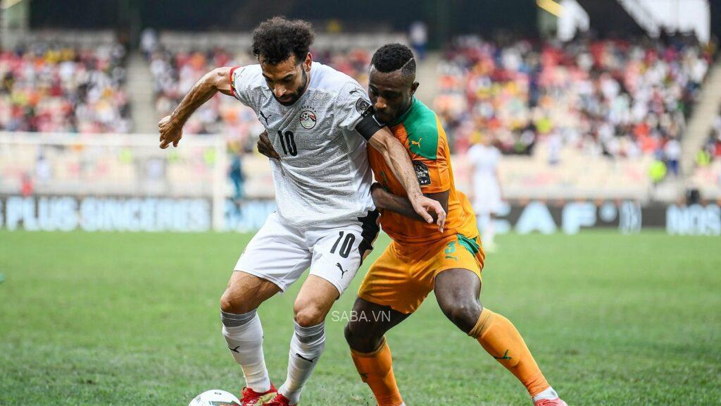 Salah bị quây rất chặt trong suốt 120 phút