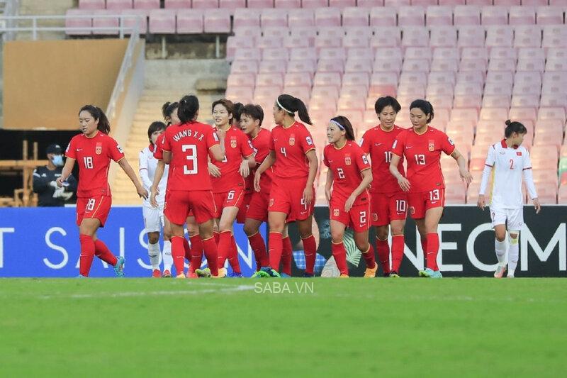 ĐT nữ Trung Quốc thể hiện sức mạnh với 2 bàn chóng vánh