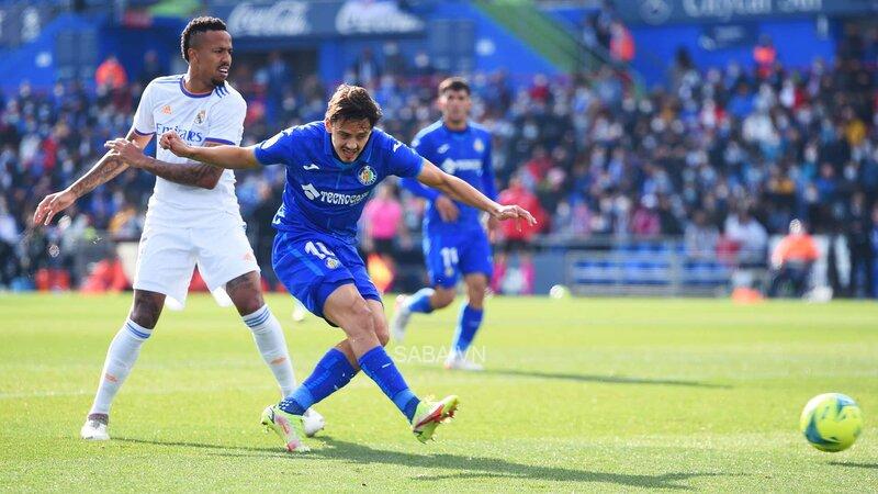 Đội chủ nhà bất ngờ vượt lên từ sớm