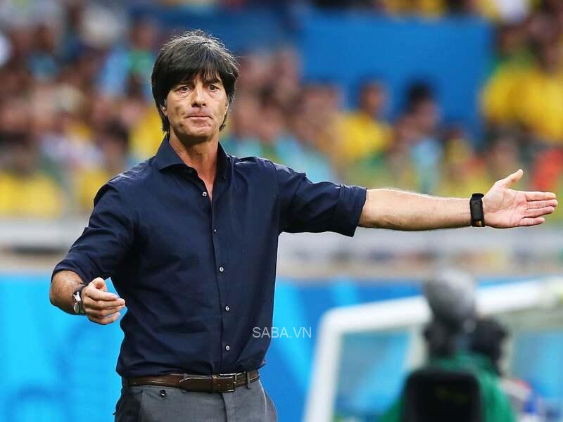 Joachim Low tái ngộ trò cũ Mesut Ozil kể từ mùa giải tới tại Fenerbahce