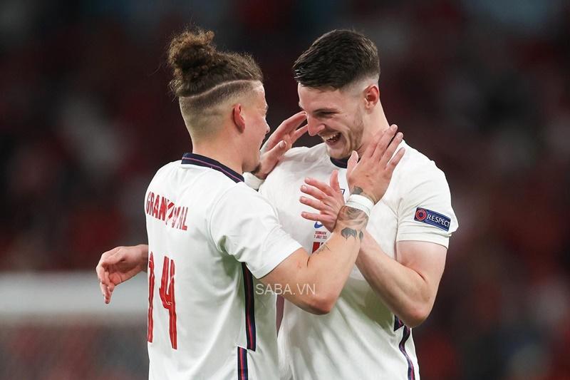 Phillips và Rice là bộ đôi tiền vệ hàng đầu của người Anh 