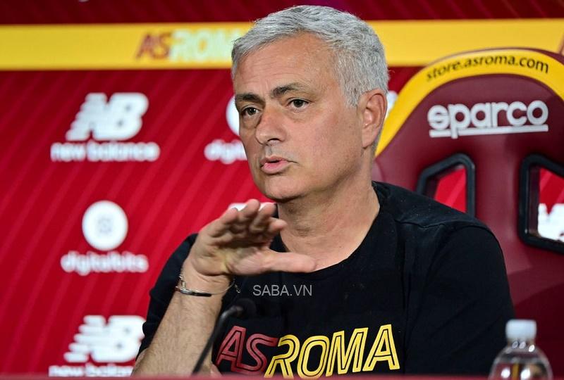 Mourinho cùng AS Roma không được dự Champions League mùa này (Ảnh: Internet)