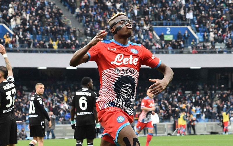 Napoli vượt khó nhờ người hùng Osimhen